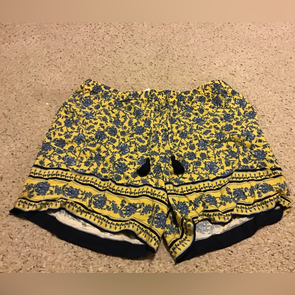J JILL RAYON FLOWER PRINT SHORTS SZ L NWT TASSLE
